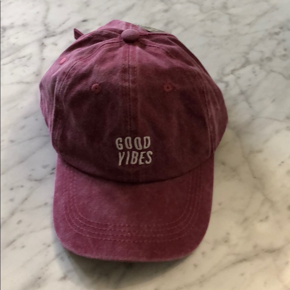 Vivian Roe ‘Good Vibes’ hat